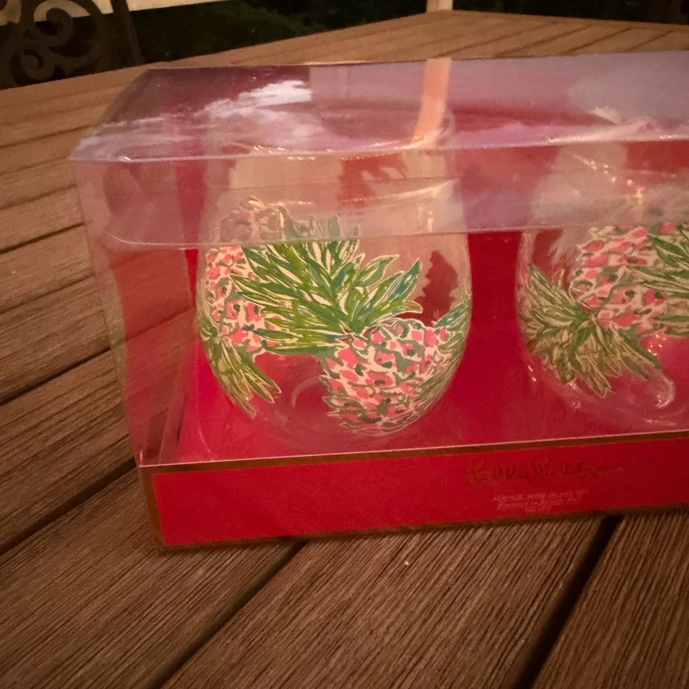 Lilly Pulitzer Pink and Green Acrylic Wine Glasses - Picture 8 of 8